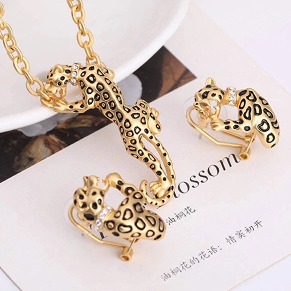 Gold Colored Leopard Design Necklace & Earrings Set